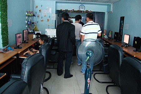 การเข้าตรวจจับร้านอินเทอร์เน็ตละเมิดลิขสิทธิ์ย่านอ่อนนุช