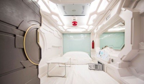 The Capsule Hotel 