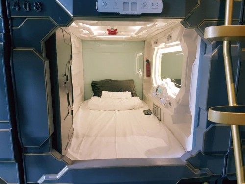 The Capsule Hotel 