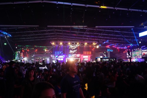 Garena World