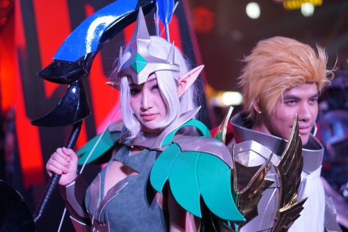 Garena World