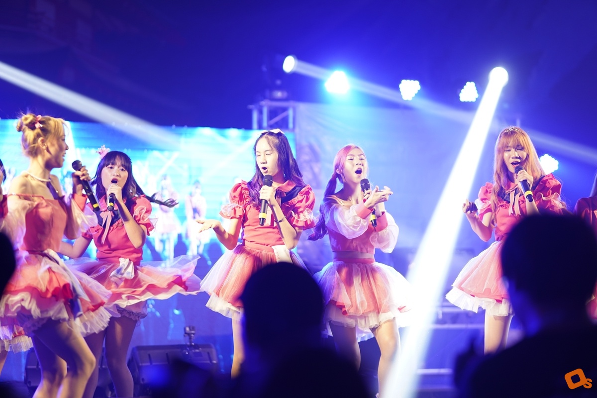 Idol on Ice