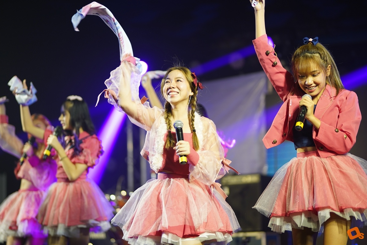 Idol on Ice