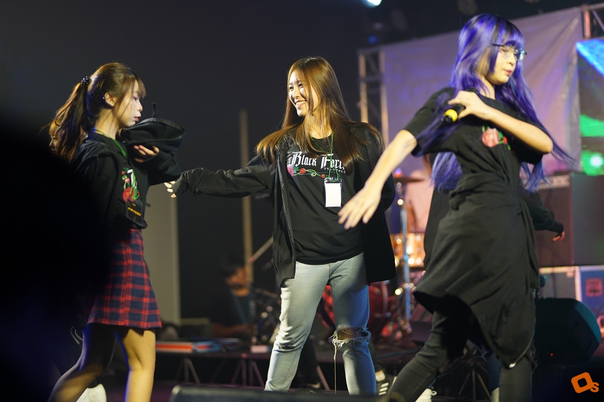 Idol on Ice