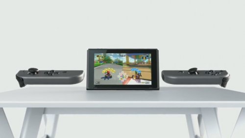 Nintendo Switch (นินเทนโด switch) ขณะกำลังเกมส์เล่นผ่านจอแบบ multiplayer 