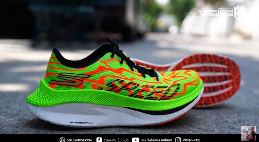 รองเท้าวิ่ง SKECHERS