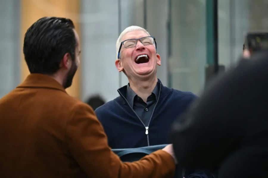 apple vision pro 18+