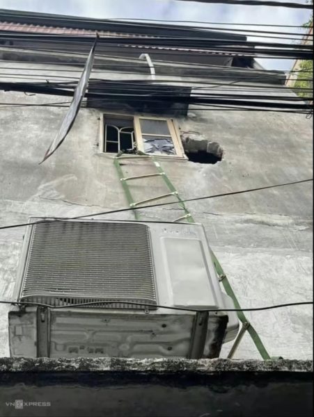 vietnam wall smash hammer